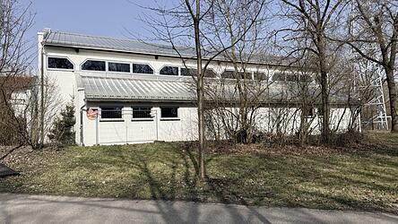 Aus Sicherheitsgr&uuml;nden ist die gro&szlig;e Turnhalle des TV 64 derzeit gesperrt, bis die weiteren Untersuchungen und Nachrechnungen abgeschlossen sind.