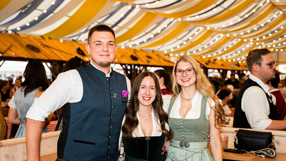 Die Partybilder vom Sonntag, 16. August, aus dem Festzelt Reisinger. Die Partybilder vom Sonntag, 16. August, aus dem Festzelt Reisinger.