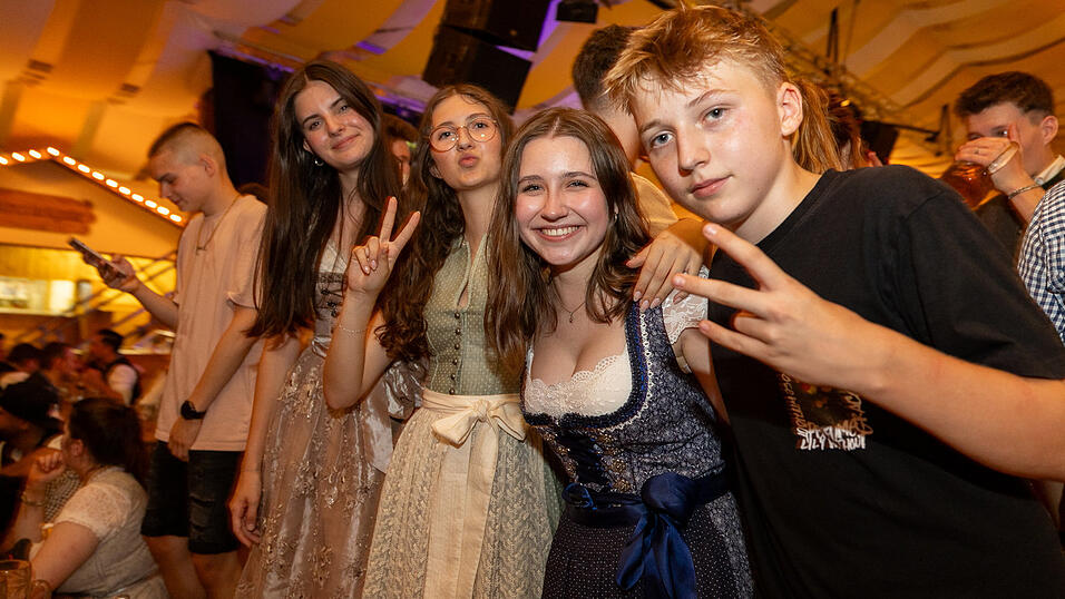 Die Partybilder vom Freitag, 9. August 2024, aus dem Festzelt Nothaft. Die Partybilder vom Freitag, 9. August 2024, aus dem Festzelt Nothaft.