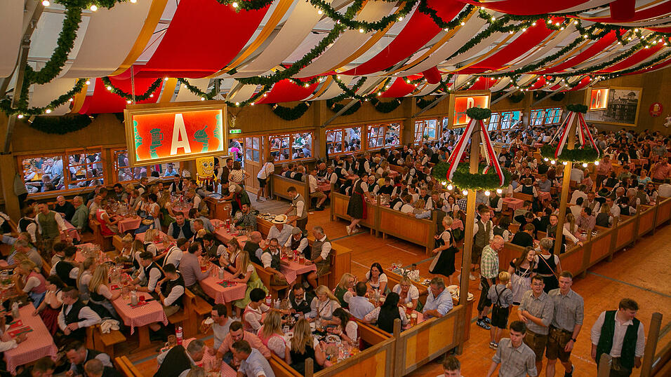 Die Partybilder vom Samstag, 13. August 2022, aus dem Festzelt Krönner.