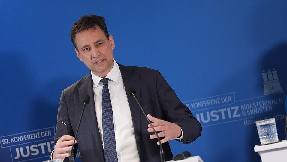 Bayerns Justizminister Eisenreich gibt sein Amt ab. (Archivbild) Bayerns Justizminister Eisenreich gibt sein Amt ab. (Archivbild)