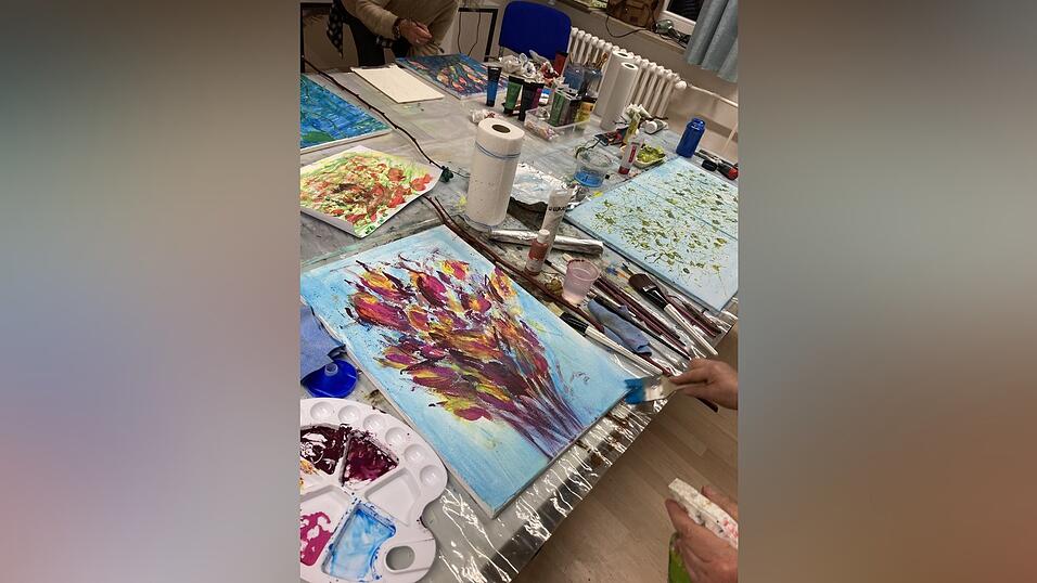 Die VHS hatte vergangenes Jahr wieder ein vielfältiges Kursprogramm, wie etwa das Acrylmalen für Erwachsene. Die VHS hatte vergangenes Jahr wieder ein vielfältiges Kursprogramm, wie etwa das Acrylmalen für Erwachsene.