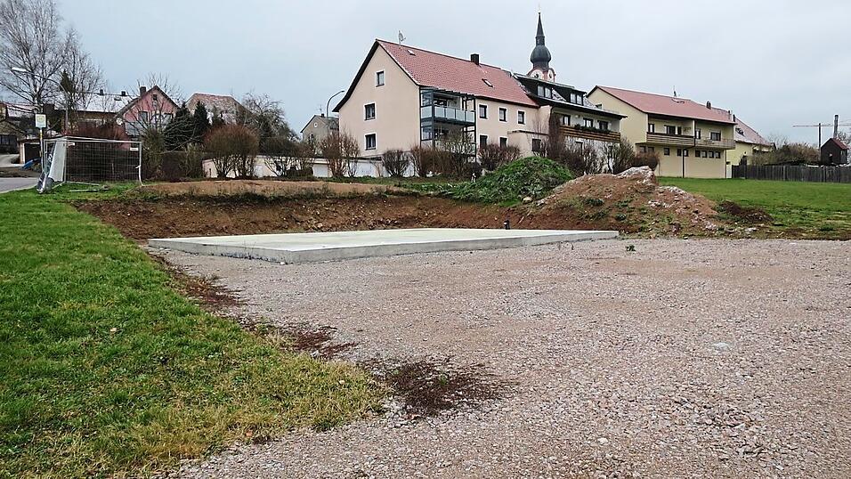 Auch andere Investoren w&uuml;rden gern auf der betonierten Bodenplatte bauen.