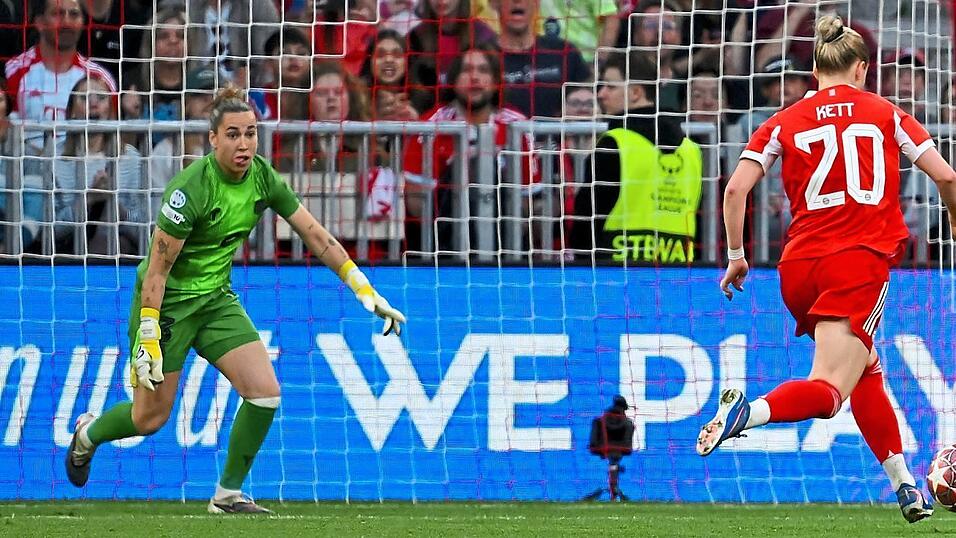 In der 69. Minute hatte Franziska Kett gegen Barcelonas Torh&uuml;terin Cata Coll das 1:1 erzielt und dem Traum der Bayern-Frauen vom Einzug ins Finale der Champions League neue Nahrung verschafft.