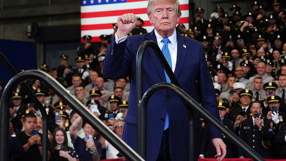 Trump will Straße von Hormus zu US-Gebiet machen. Trump will Straße von Hormus zu US-Gebiet machen.