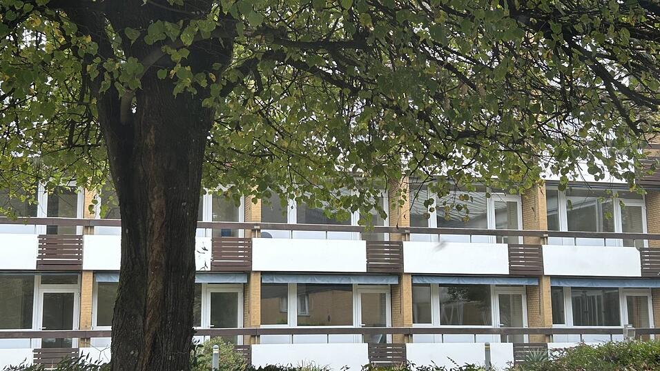Hinter den Mauern des Haus Antonius finden derzeit Bauarbeiten statt, die Grundvoraussetzung sind, dass ein neuer Träger einen Pflegebetrieb aufnehmen kann. Hinter den Mauern des Haus Antonius finden derzeit Bauarbeiten statt, die Grundvoraussetzung sind, dass ein neuer Träger einen Pflegebetrieb aufnehmen kann.