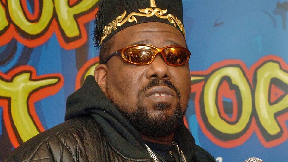 Afrika Bambaataa prägte das Hip-Hop-Genre. Afrika Bambaataa prägte das Hip-Hop-Genre.