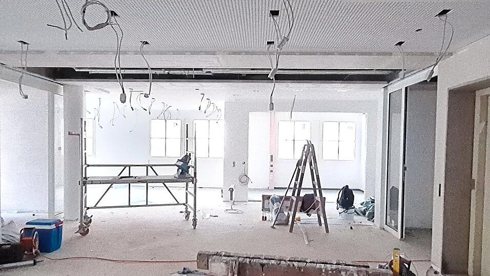 Der Empfangsbereich wird heller und anders aufgeteilt als früher. Der Empfangsbereich wird heller und anders aufgeteilt als früher.