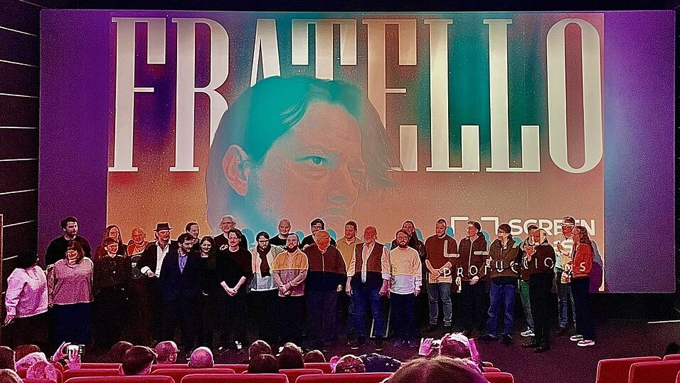 In der finalen Fassung hatte laut Produzent Schie noch keiner der Anwesenden „Fratello“ gesehen, den bislang größten Film der Brüder, der als Höhepunkt des Abends lief. In der finalen Fassung hatte laut Produzent Schie noch keiner der Anwesenden „Fratello“ gesehen, den bislang größten Film der Brüder, der als Höhepunkt des Abends lief.