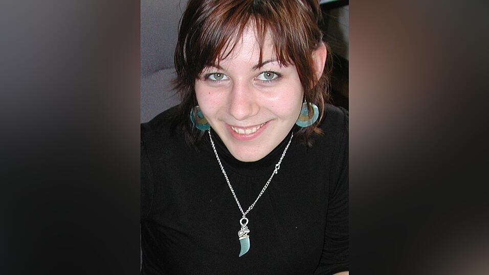 Tanja Pfeffer (21) studiert Medien- und Kommunikationswissenschaften in Passau. Natürlich weiß sie, dass Frauen, auch sie selbst, oft sehr kompliziert sind. Deshalb ist sie der Meinung, dass den Jungs geholfen werden muss.