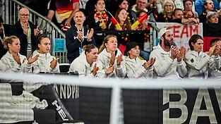 Deutschlands Tennisspielerin haben doch noch die Chance auf den Verbleib in der Weltgruppe des Billie Jean King Cups. Deutschlands Tennisspielerin haben doch noch die Chance auf den Verbleib in der Weltgruppe des Billie Jean King Cups.
