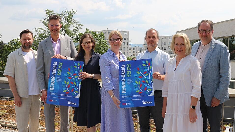 Christoph Schäfer (von links), Robert Greb, Agnes Tietze, Vanessa Meier, Zoltan Ridder, Claudia Frisch und Matthias Walk kündigten das nahende Festwochenende im Stadtpark an. Christoph Schäfer (von links), Robert Greb, Agnes Tietze, Vanessa Meier, Zoltan Ridder, Claudia Frisch und Matthias Walk kündigten das nahende Festwochenende im Stadtpark an.