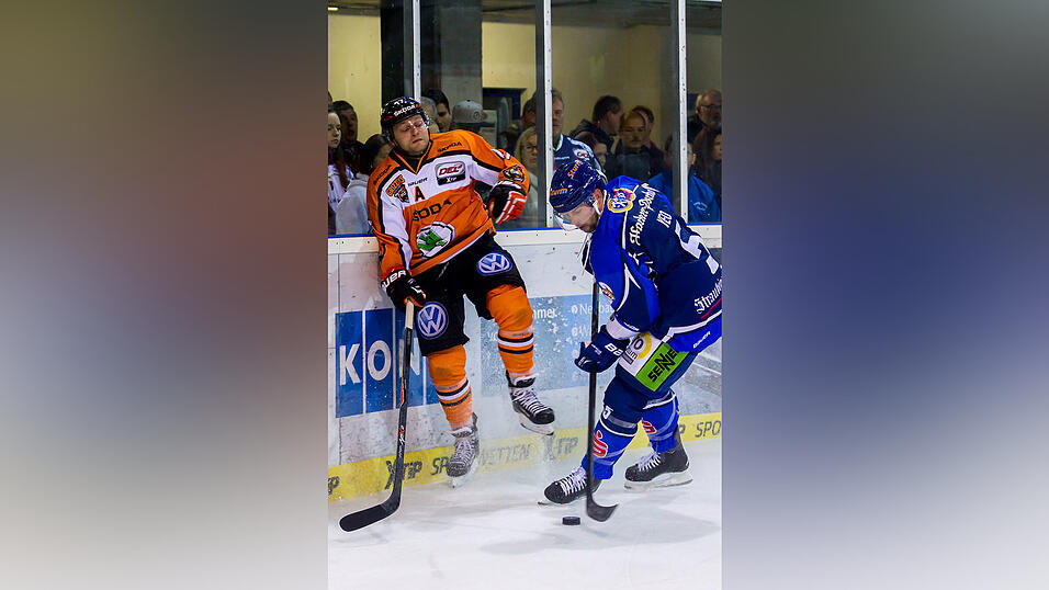 Die Tigers verlieren gegen Wolfsburg mit 2:4. Die Tigers verlieren gegen Wolfsburg mit 2:4.