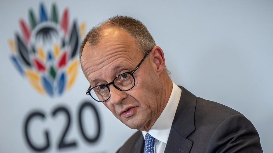 Bundeskanzler Friedrich Merz (CDU) unternimmt einen eigenen Vorstoß für Frieden in der Ukraine. Bundeskanzler Friedrich Merz (CDU) unternimmt einen eigenen Vorstoß für Frieden in der Ukraine.