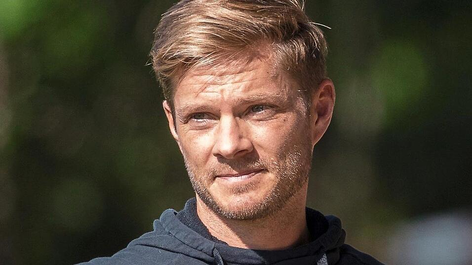 Einen ruhigen Nachmittag hatte FSV-Trainer Jan Bermann in Simbach/Inn beim 3:0-Ligapokal-Erfolg seiner Elf. Beim Re-Start der Punkterunde soll es genauso sein, hoffen die Bergstädter. Einen ruhigen Nachmittag hatte FSV-Trainer Jan Bermann in Simbach/Inn beim 3:0-Ligapokal-Erfolg seiner Elf. Beim Re-Start der Punkterunde soll es genauso sein, hoffen die Bergstädter.