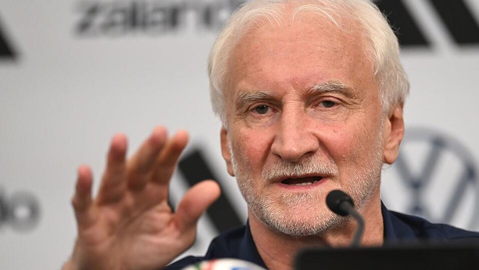 Rudi Völler sieht keinen Grund zur Sorge bei zwei schwierigen WM-Themen. Rudi Völler sieht keinen Grund zur Sorge bei zwei schwierigen WM-Themen.