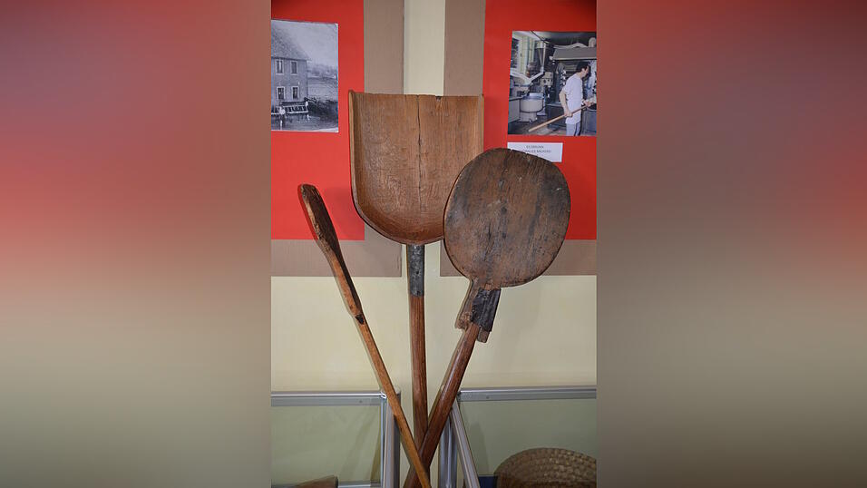 Backofenschaufeln vermitteln einen Eindruck vom Bäckerhandwerk. Backofenschaufeln vermitteln einen Eindruck vom Bäckerhandwerk.