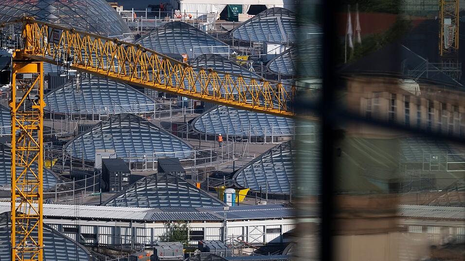 Der neue Stuttgarter Hauptbahnhof bleibt noch einige weitere Jahre eine Baustelle. Der neue Stuttgarter Hauptbahnhof bleibt noch einige weitere Jahre eine Baustelle.