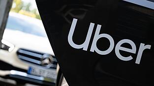 Uber-Fahrten müssen sich in München am Taxipreis orientieren (Archiv). Uber-Fahrten müssen sich in München am Taxipreis orientieren (Archiv).