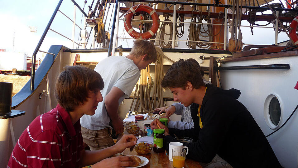 Teneriffa - Frühstück an Deck. Teneriffa - Frühstück an Deck.