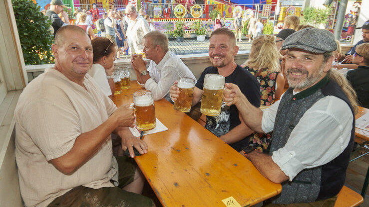 Die Partybilder vom Montag, 10. August, aus dem Festzelt Lechner. Die Partybilder vom Montag, 10. August, aus dem Festzelt Lechner.