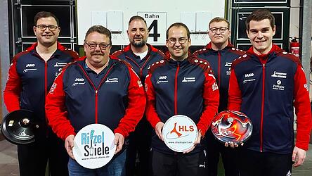 Der FC Untertraubenbach startet mit Karl Breu, Andreas Landstorfer, Wolfgang Feldbauer, Michael Lang, Johannes Menacher und Florian Groitl (von links) in diesem Jahr in seine zweite Zweitliga-Saison.