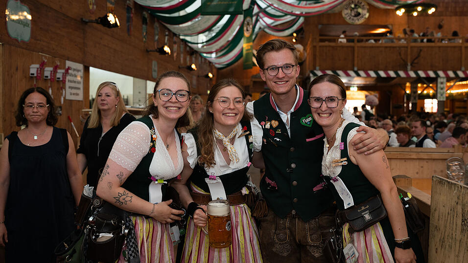 Die Partybilder vom Donnerstag, 13. August, aus dem Festzelt Weckmann. Die Partybilder vom Donnerstag, 13. August, aus dem Festzelt Weckmann.