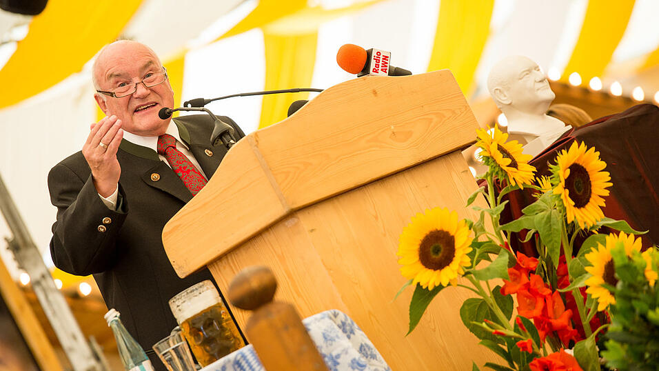 Alle Infos und Bilder gibt es hier.Foto: Mathias AdamImpressionen von der Volksfest-Eröffnung im Nothaft-Festzelt. Alle Infos und Bilder gibt es hier.Foto: Mathias AdamImpressionen von der Volksfest-Eröffnung im Nothaft-Festzelt.