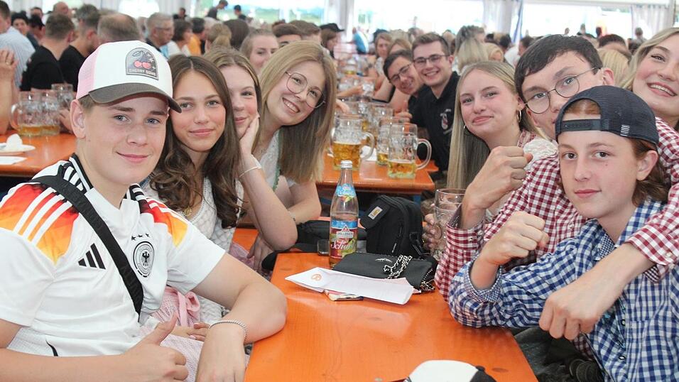 Zur Musik von Headless wurde ausgelassen gefeiert.