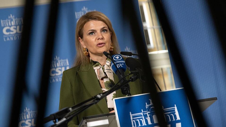 Die Pflegebevollmächtigte Katrin Staffler meint, «mit Klein-Klein» komme man angesichts der Pflege-Herausforderungen nicht weiter. (Archivbild) Die Pflegebevollmächtigte Katrin Staffler meint, «mit Klein-Klein» komme man angesichts der Pflege-Herausforderungen nicht weiter. (Archivbild)