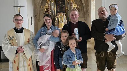 Die Taufgemeinschaft mit Kaplan Michael Steinhilber
