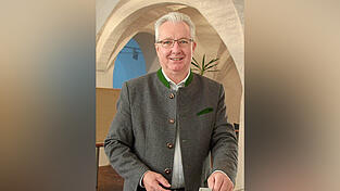 Bogens Altbürgermeister Franz Schedlbauer wird am Freitag 70 Jahre alt.