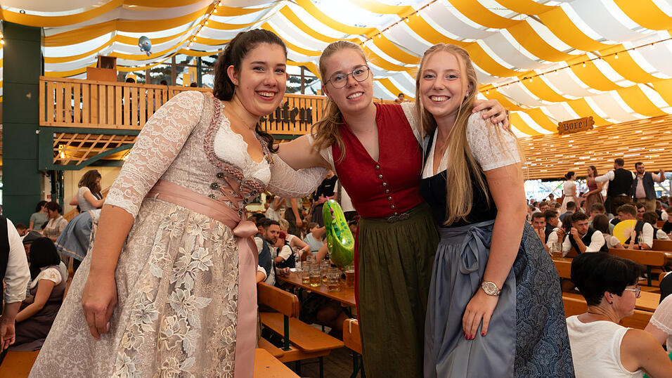 Die Partybilder vom Sonntag, 11. August 2024, aus dem Festzelt Nothaft. Die Partybilder vom Sonntag, 11. August 2024, aus dem Festzelt Nothaft.