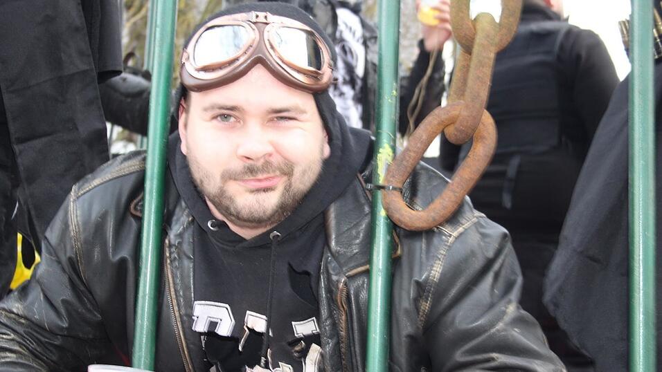 Viele Faschings-Fans haben sich am Samstag den Umzug in Langenbach angesehen. Viele Faschings-Fans haben sich am Samstag den Umzug in Langenbach angesehen.