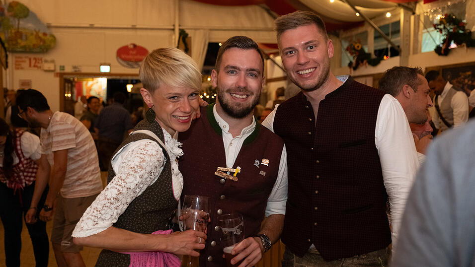 Die Partybilder vom Montag, 14. August 2023, aus dem Festzelt Greindl. Die Partybilder vom Montag, 14. August 2023, aus dem Festzelt Greindl.