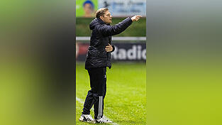 Gab seine letzten Anweisungen von der Linie beim FC-DJK Simbach: Jan Bermann gibt sein Traineramt beim Bezirksligisten auf.