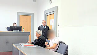 Das Gericht traut dem 21-Jährigen nicht zu, sein Drogen- und Gewaltproblem allein zu lösen. Er schaffte es am Montag noch nicht einmal pünktlich zur Verhandlung. Das Gericht traut dem 21-Jährigen nicht zu, sein Drogen- und Gewaltproblem allein zu lösen. Er schaffte es am Montag noch nicht einmal pünktlich zur Verhandlung.