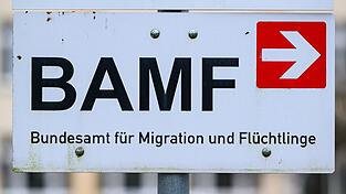Die Zahl der Asylerstanträge war im ersten Halbjahr dieses Jahres deutlich niedriger als im Vorjahreszeitraum. (Symbolbild) Die Zahl der Asylerstanträge war im ersten Halbjahr dieses Jahres deutlich niedriger als im Vorjahreszeitraum. (Symbolbild)