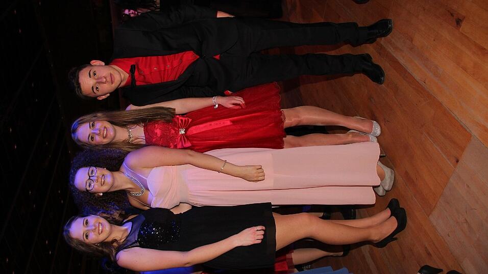 Die Bilder vom Abschlussball der Tanzschule Seidel in der Fraunhofer-Halle am 28. November. Die Bilder vom Abschlussball der Tanzschule Seidel in der Fraunhofer-Halle am 28. November.