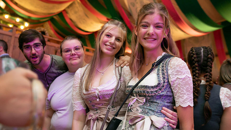 Die Partybilder vom Freitag, 15. August, aus dem Festzelt Weckmann. Die Partybilder vom Freitag, 15. August, aus dem Festzelt Weckmann.