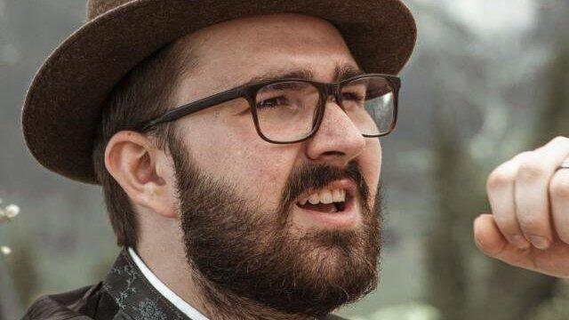 Einmischen statt ausbrechen: Andreas spielt Volkslieder, aber auch japanische Filmmusik.