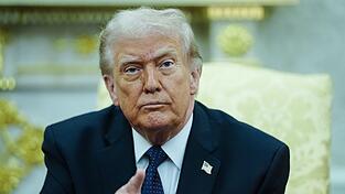 US-Präsident Donald Trump äußert sich zu einem möglichen WM-Start der iranischen Fußball-Nationalmannschaft. US-Präsident Donald Trump äußert sich zu einem möglichen WM-Start der iranischen Fußball-Nationalmannschaft.