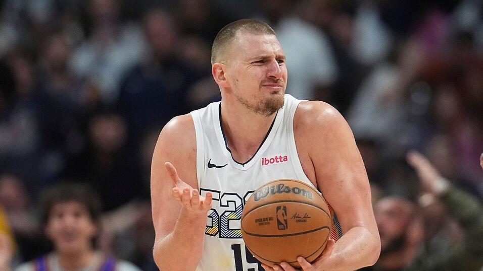 Gelassenheit und Klasse: Basketball-Star Jokic gegen Phoenix.