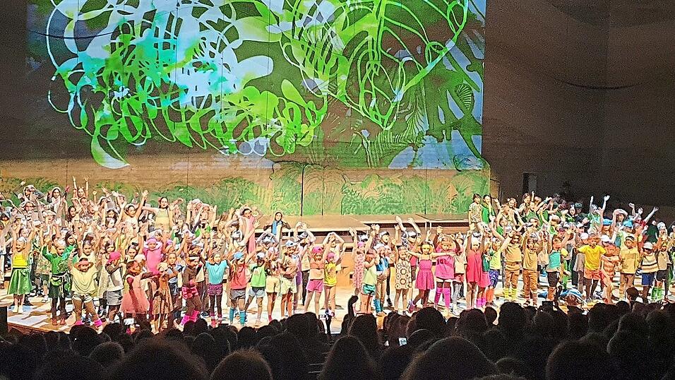 Der Cantemus Chor brachte das Musical &bdquo;Das Dschungelbuch&ldquo; auf die B&uuml;hne.