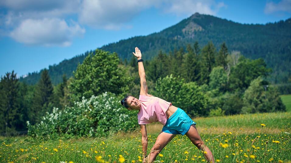 Die Yogatage unterm Osser laden Einheimische und G&auml;ste zu vier Tagen voller Yoga, Meditation und Pilates an au&szlig;ergew&ouml;hnlichen Kraftorten ein.