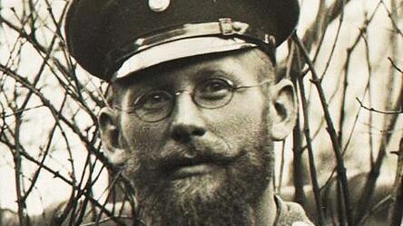 Josef Elsner als Soldat im Ersten Weltkrieg. Ausschnitt aus einem Familienfoto vom August 1914.