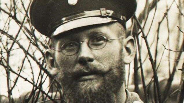 Josef Elsner als Soldat im Ersten Weltkrieg. Ausschnitt aus einem Familienfoto vom August 1914. Josef Elsner als Soldat im Ersten Weltkrieg. Ausschnitt aus einem Familienfoto vom August 1914.