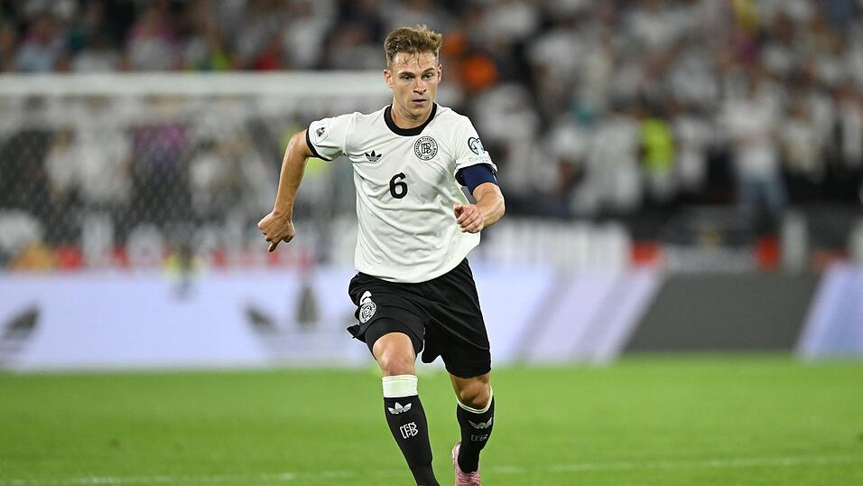 DFB-Kapitän Joshua Kimmich will Fußball-Talente in seiner Heimat, dem Schwarzwald, fördern. DFB-Kapitän Joshua Kimmich will Fußball-Talente in seiner Heimat, dem Schwarzwald, fördern.