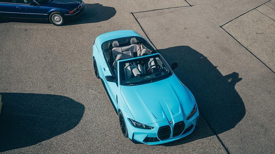 Vor wenigen Tagen lief der 13-millionste BMW aus Dingolfing vom Band. Es handelt sich um ein M4 Cabrio in der Farbe Borusan Turkish Blue. Vor wenigen Tagen lief der 13-millionste BMW aus Dingolfing vom Band. Es handelt sich um ein M4 Cabrio in der Farbe Borusan Turkish Blue.