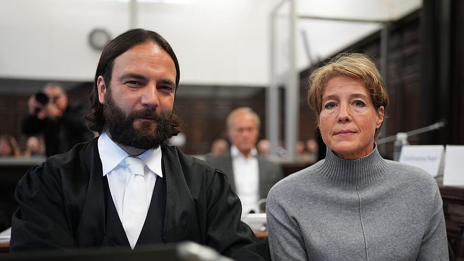 Das Hamburger Landgericht geht der Frage nach, ob die Entführer der Kinder von Christina Block eigentlich nur die IT-Sicherheit in dem Hotel- und Restaurantunternehmen prüfen sollten. Das Hamburger Landgericht geht der Frage nach, ob die Entführer der Kinder von Christina Block eigentlich nur die IT-Sicherheit in dem Hotel- und Restaurantunternehmen prüfen sollten.